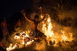 Hòa mình vào không khí rộn ràng của những lễ hội độc đáo nhất đảo Bali