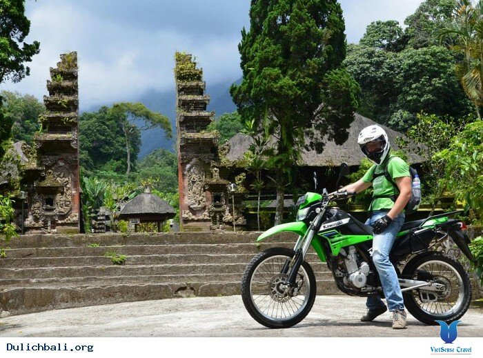 Thuê xe máy để di chuyển