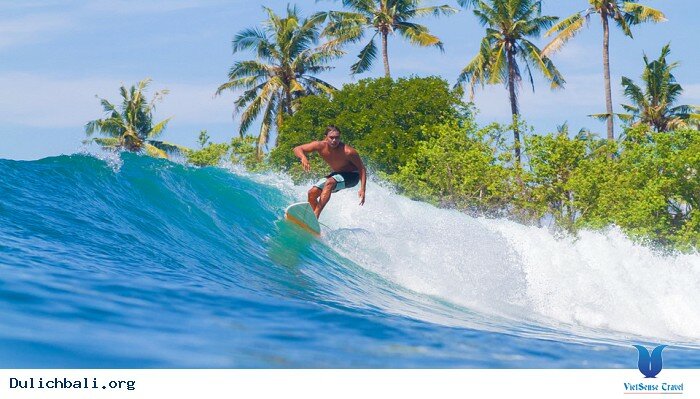 Lặn biển đến Đông Bali, lướt sóng đến Tây Bali - Ảnh 2